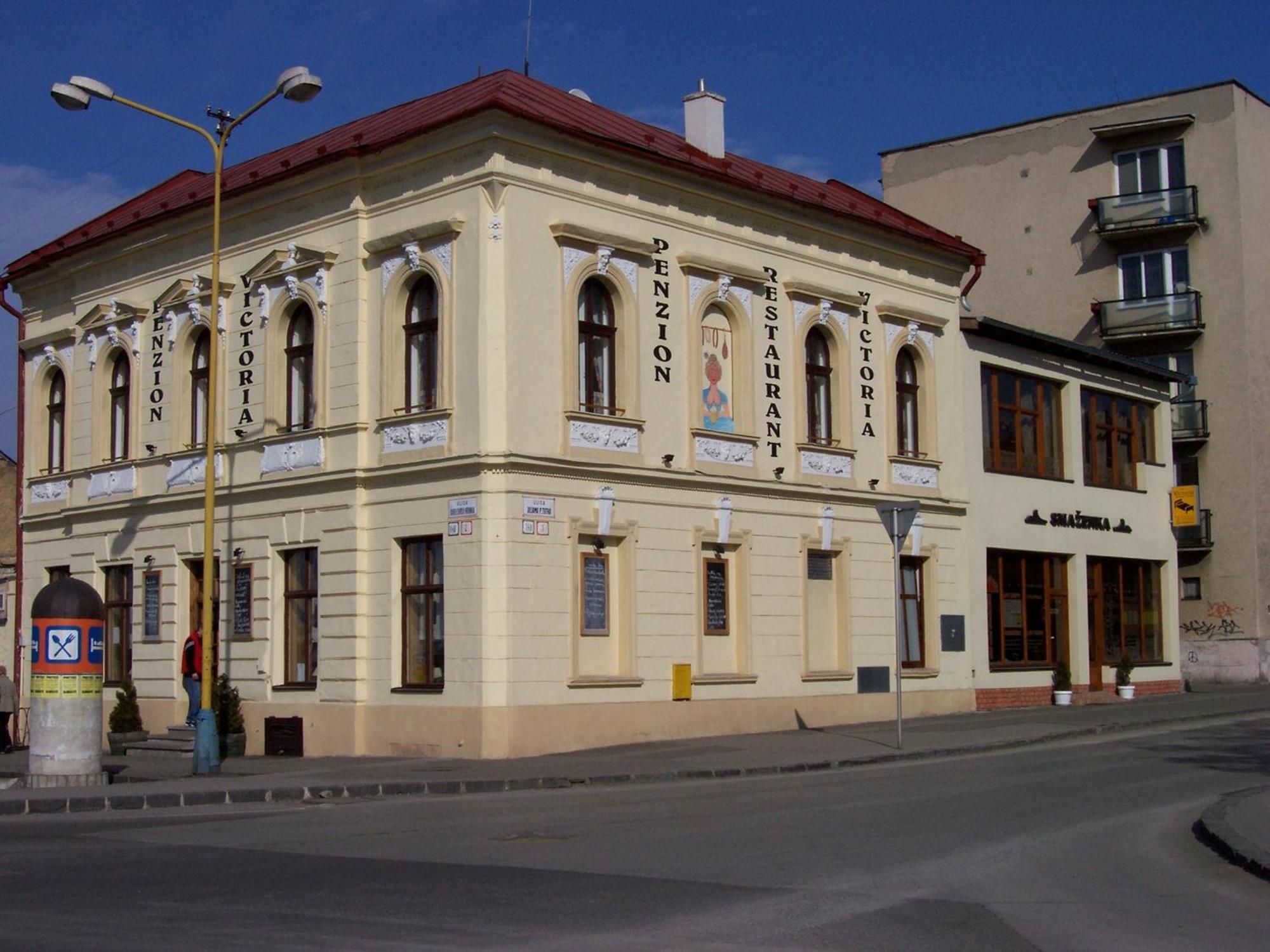 Victoria - Penzion & Restaurant Зволен Екстериор снимка