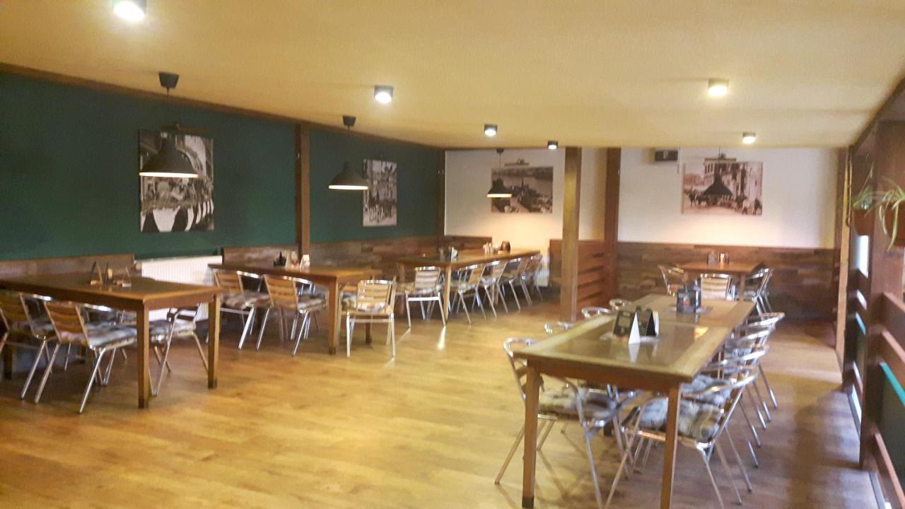 Victoria - Penzion & Restaurant Зволен Екстериор снимка