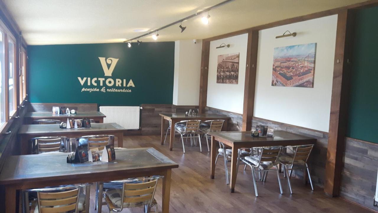 Victoria - Penzion & Restaurant Зволен Екстериор снимка